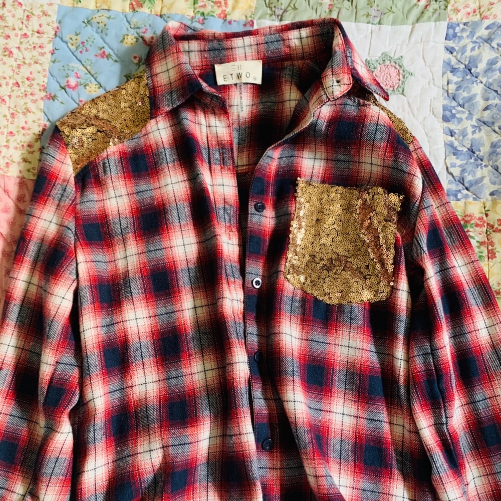 Cute Southern style button-up❤️💛